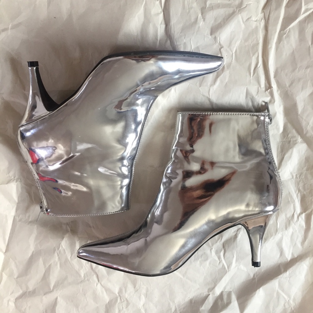 silver point toe boots